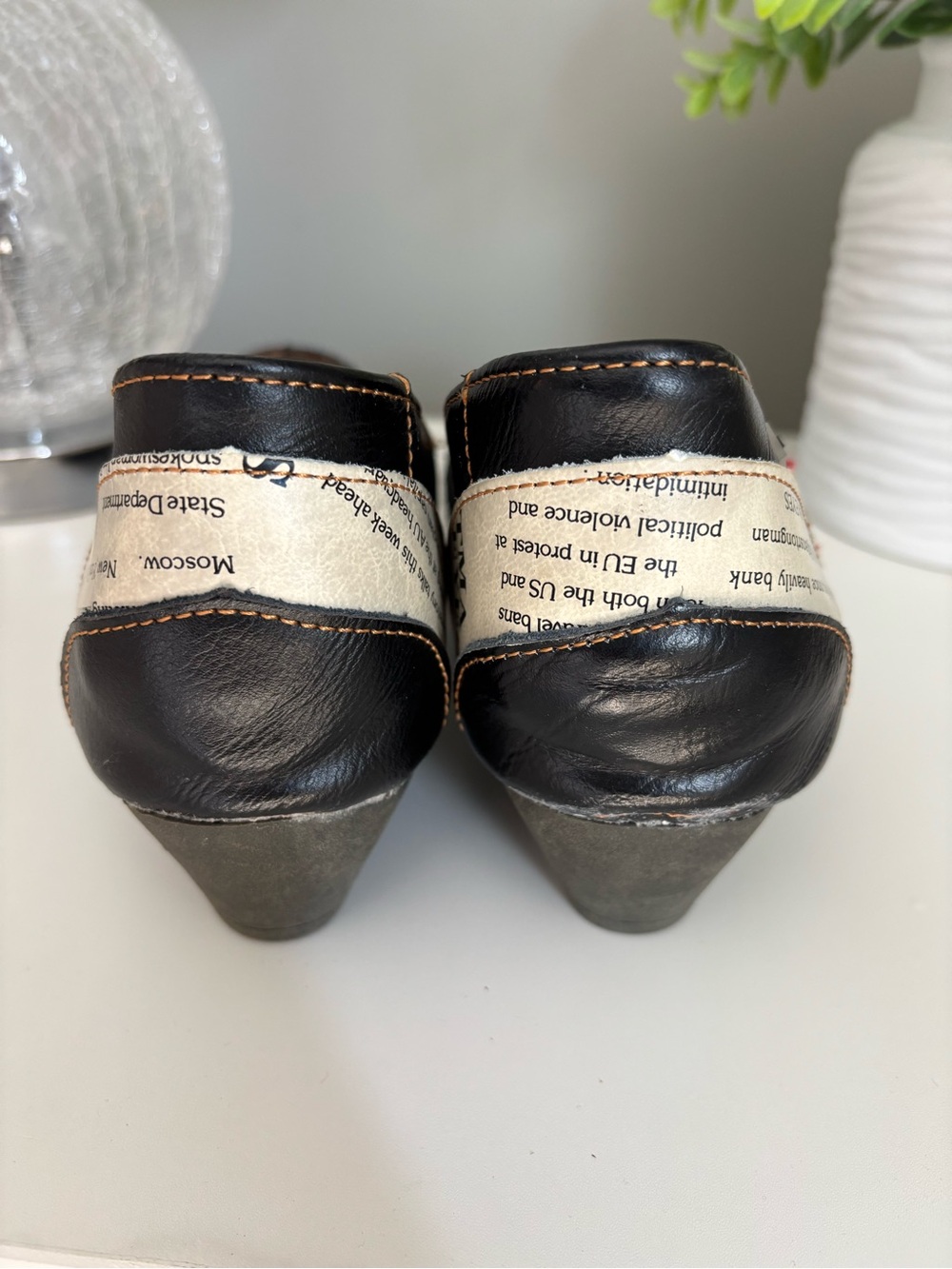 TMA Eyes Patchwork Newspaper Printed | Leather | Low-Heeled | Women’s US 8.5 - Picture 5 of 8